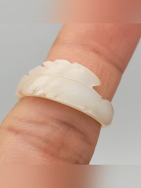 Genuine Carved Mother of Pearl Shell Feather Band Ring Size 6